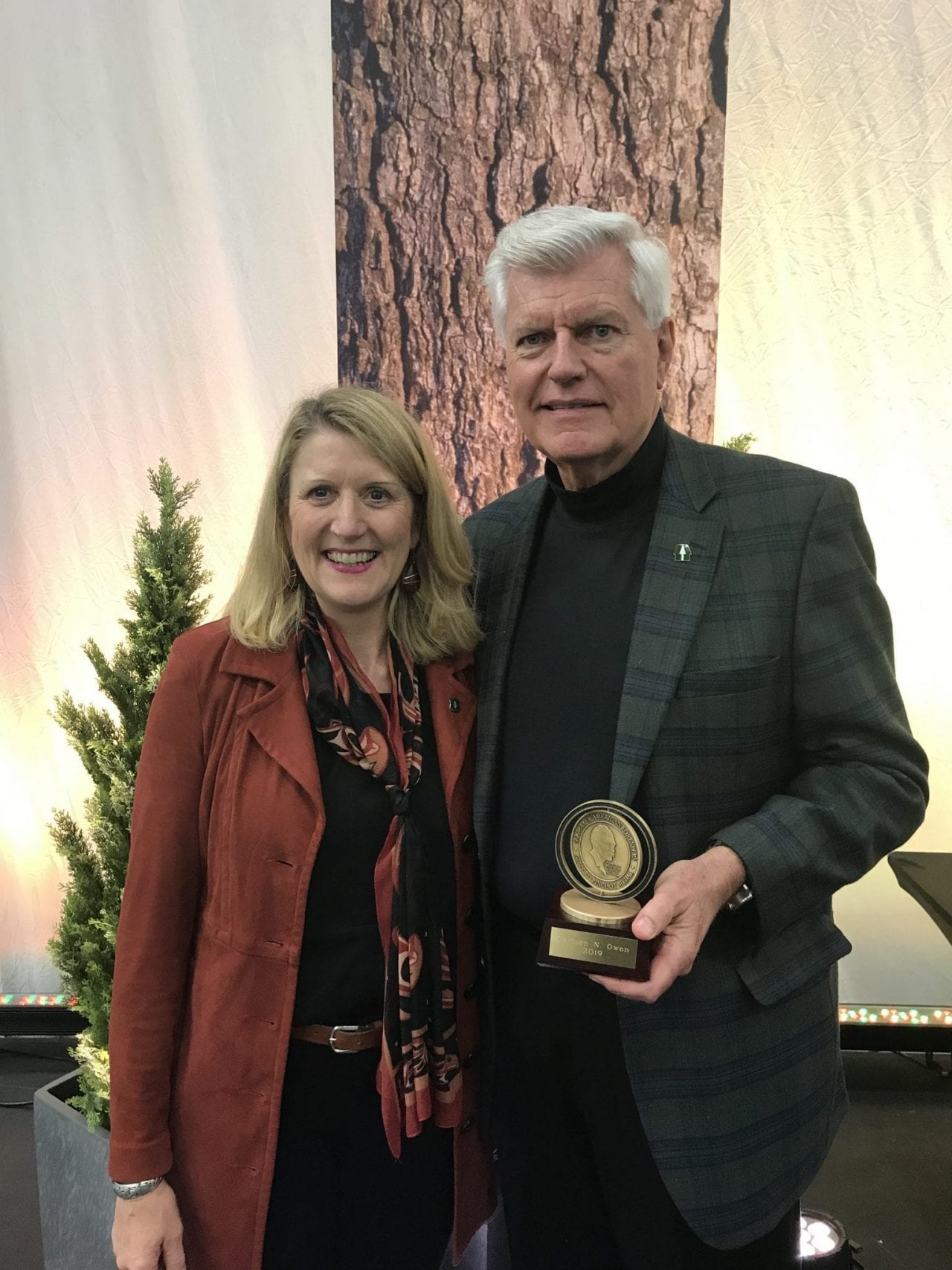 CARLTON OWEN AWARDED GIFFORD PINCHOT MEDAL BY SOCIETY OF AMERICAN